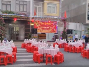 Tiệc tất niên cuối năm