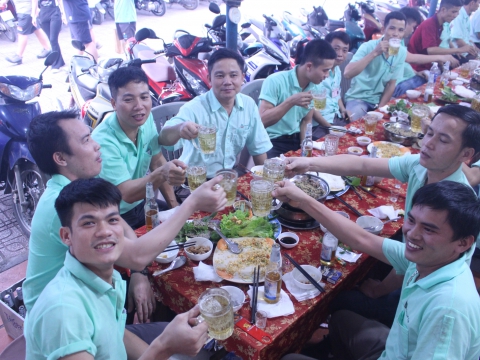 TẤT NIÊN CÔNG TY