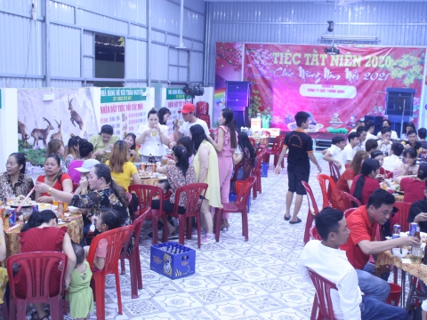 TẤT NIÊN CÔNG TY GIÀY THÔNG DỤNG