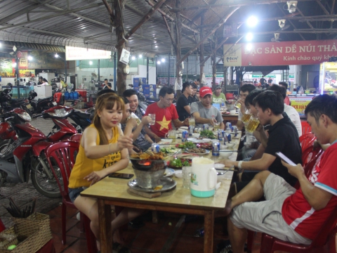 TỐI CUỐI TUẦN TẠI DÊ NÚI THẢO NGUYÊN