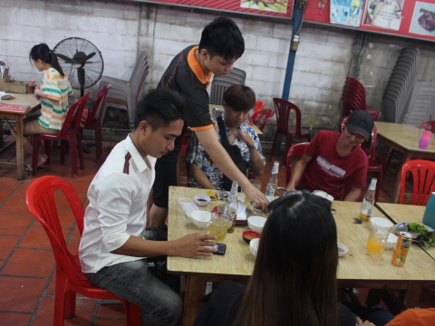 ĐÓN SINH NHẬT CÙNG KHÁCH CỦA DÊ NÚI THẢO NGUYÊN